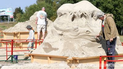 En Gómel se inauguró el primer festival de esculturas de arena de Belarús