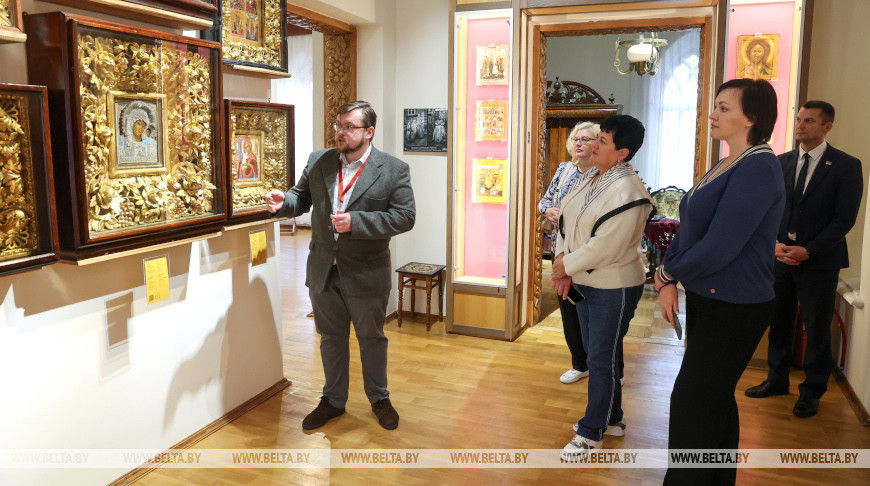  Los participantes de la reunión de la Comisión de Cultura de la Asamblea Parlamentaria visitaron el Museo de Vetka  
