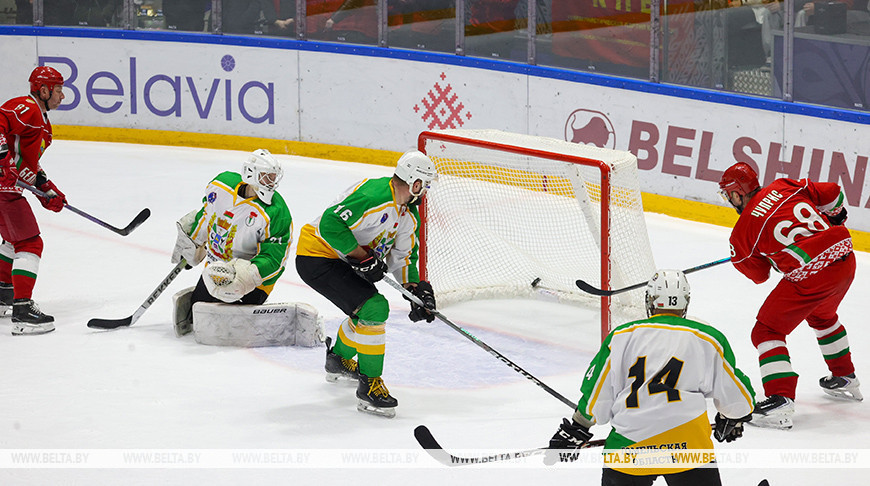 El equipo del Presidente de Belarús ganó al equipo de la provincia de Gómel en un match de la LRH  