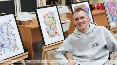 Una exposición de pinturas de paralímpicos en Minsk 
