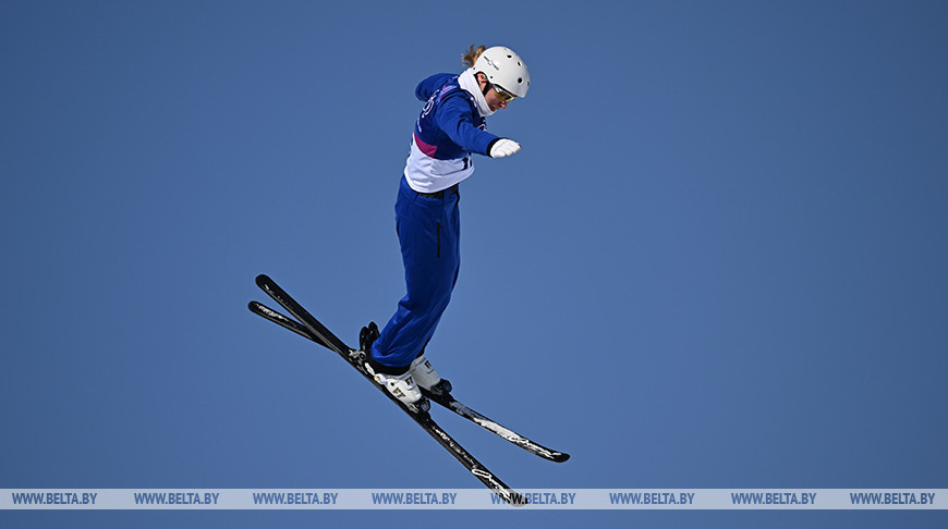 Esquí acrobático. Calentamiento antes de los Juegos de 2026