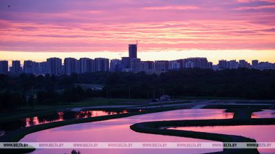 Un atardecer de verano sobre Minsk