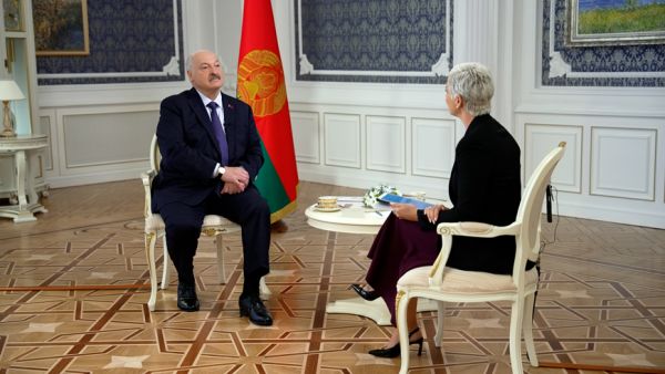 Lukashenko concedió una entrevista a la cadena de televisión Al Arabiya