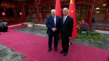 Lukashenko se reunió con Cai Qi en Pekín