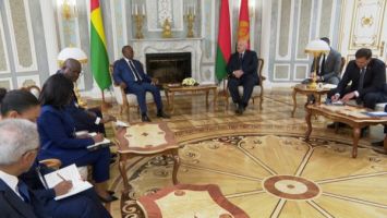 
 Lukashenko sostuvo negociaciones con el Presidente de
Guinea-Bisáu 