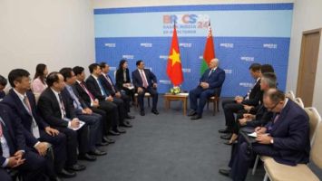 Lukashenko ofrece a Vietnam proyectos de producción de maquinaria