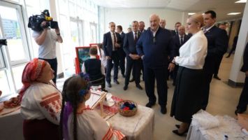 
Lukashenko orienta a los funcionarios al apoyo a las personas y las actividades en el ámbito cultural