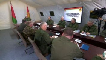 "Unidad y disciplina". Lukashenko habló sobre el sistema de defensa del Estado creado en Belarús 