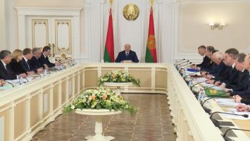 Lukashenko encarga regular reglas de provisión y compra de viviendas de alquiler