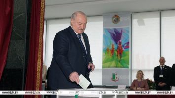 Lukashenko en eldía único de votación