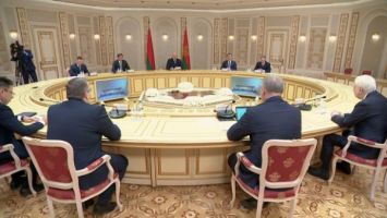 
       Lukashenko se reúne con el gobernador de la provincia rusa de Astracán       