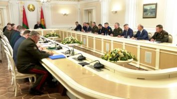 El Programa Estatal de Armamento para el lustro, el tema de la reunión con el Presidente