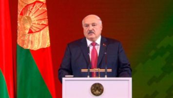 
 Lukashenko: ¡NO tengo intención de ordenar a los guardias de
fronteras que protejan a la UE de la inmigración! 