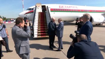 
Lukashenko arribó a Rusia