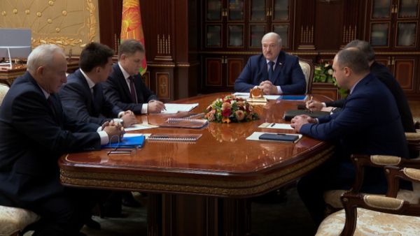 Lukashenko encargó restablecer el orden en los clubes deportivos