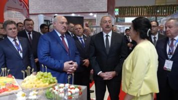 
Lukashenko y Alíyev en la feria Caspian Agro
de Bakú