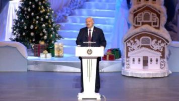 Lukashenko: El país es fuerte por sus tradiciones, y en Belarús una de ellas es felicitar a los niños con motivo de Año Nuevo