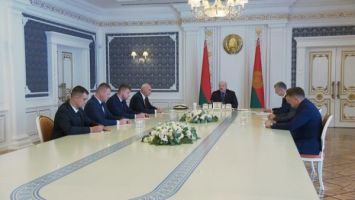 
 Lukashenko recordó que los gobernadores regionales son
presidentes en sus territorios 