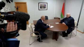 
 Lukashenko escuchó el informe del embajador en Rusia sobre la cooperación
 