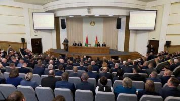 Lukashenko encarga establecer un orden total en el complejo agroindustrial de la provincia de Vítebsk