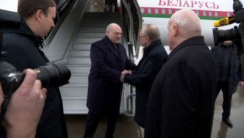 
 Lukashenko arribó
a San Petersburgo 
