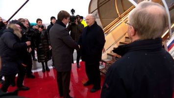 Lukashenko llegó a Moscú para participar en la reunión del Consejo Supremo de Estado