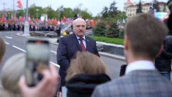 
Lukashenko compartió impresiones sobre el desfile en la Plaza Roja de Moscú