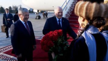 Lukashenko llegó a Biskek donde participará en la cumbre de la OTSC