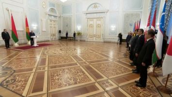 Lukashenkorecibió las cartas credenciales de los embajadores extranjeros