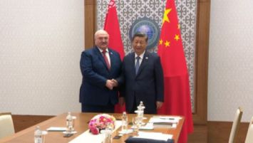 
 Lukashenko se reunió con Xi Jinping en la capital kazaja 