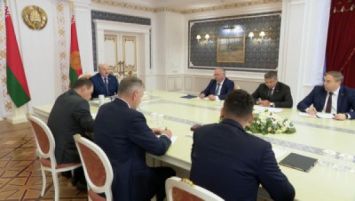 Lukashenko convocó una reunión sobre el trabajo del sector del tabaco